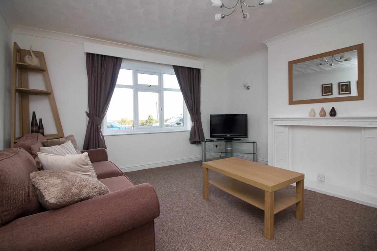 Lovely Sea Front House In Cleethorpes - Sleeps 6 Екстериор снимка